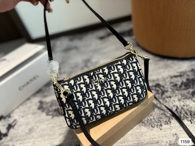 礼盒包装 Dior Fendi Gucci 专柜新款喷绘老虎swinger Bag单肩腋下包斜挎包 原单月牙包麻将包，Ykk原单五金搭配精致面料 做工完美百搭神