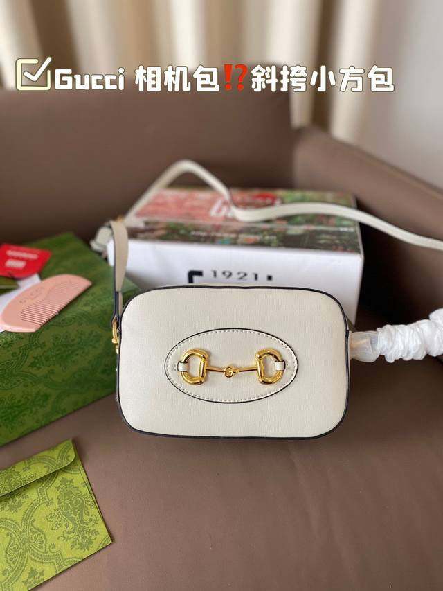 再次沦陷！慵懒感十足gucci 相机包一眼惊艳的复古慵懒感相机包筒幻干浄的清爽方正包型复古风 学院风 中性风 百搭不挑人尺寸20*13