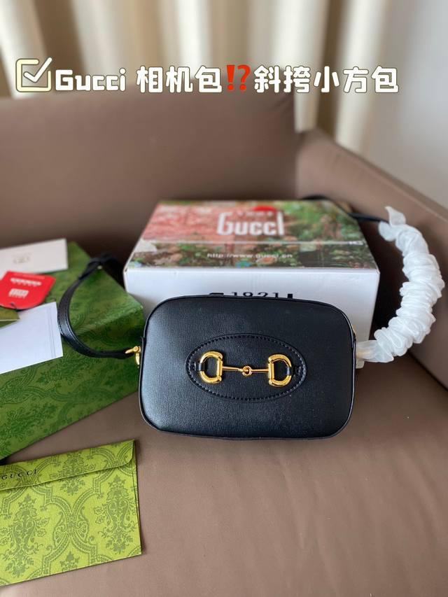 再次沦陷！慵懒感十足gucci 相机包一眼惊艳的复古慵懒感相机包筒幻干浄的清爽方正包型复古风 学院风 中性风 百搭不挑人尺寸20*13