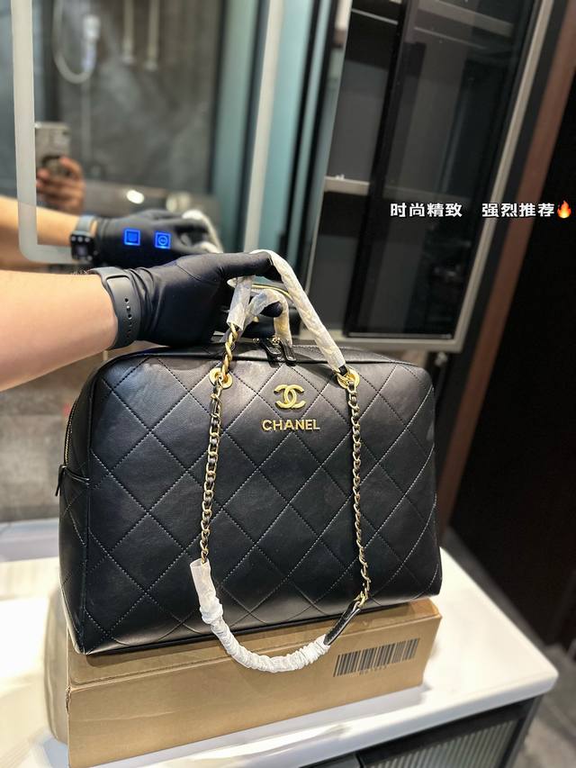 Vintage Chanel 公文保齢球包慵懶随性又好背上身满满的惊喜高级慵懒又随性彻底心动的一只size：大号40 30Cm