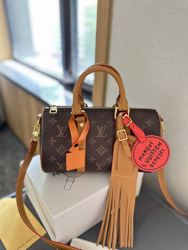 折叠礼盒官网飞机盒”男帅女飒！！Lv Keepall25 路易威登 Keepall 25蓝色老花有辨识度又低调city的行李牌整个包包有不单调尼龙宽肩带 上身也