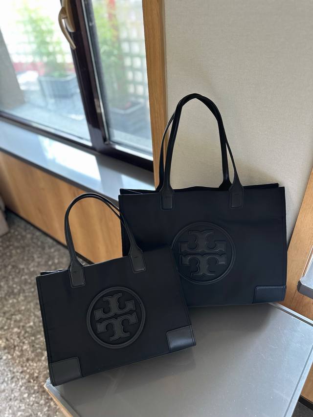 托里伯奇 新款购物袋，上新tory Burch 托里伯奇 23新品购物袋，定制面料logo五金原版一比一品质 炒鸡百搭实用的一款 喜欢的美妞赶快入手吧 店主推荐