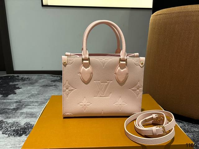 Lv Onthego 25Cm 压字 丛林包 时尚托特包 折叠礼盒 原单品质 Lv A B面喷绘 Onthego妈咪袋 性价比之王这是一款超赞的包型，灵感来自于