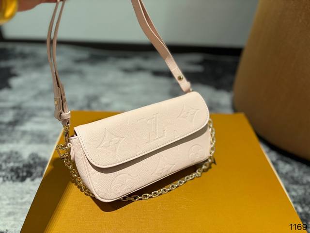 2024新款 Lv 路易威登 Wallet On Chain Ivy腋下包 尺寸22 13Cm