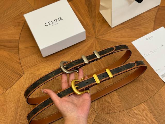 配盒size：2.5Cm宽度celine 赛琳腰带 最近很火哦！牛皮皮质！全套包装！腰带就归它啦！Celine 赛琳皮带精致又时髦 下单时备注尺码