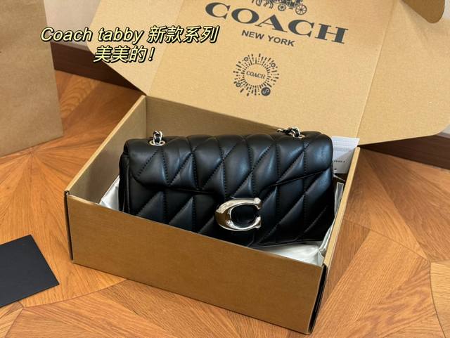 配折叠盒 Size：25*15Cm百搭神器 Tabby蔻驰 酒神新品 Quilted Tabby25链条版tabby 这你能忍住满满的小细节