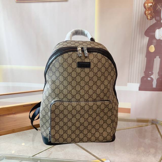 牛皮版本 Gucci 新品双肩包 原版品质！精工制作 Gucci 古奇 经典调配件 Gucci 古奇最新火款 注意！细节 这款购物袋将标志性图案与经典印花相结合