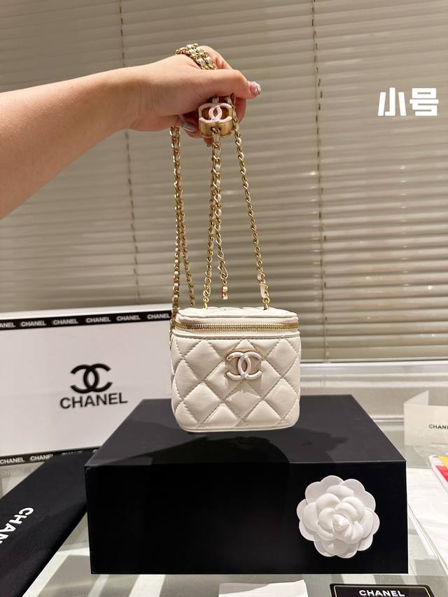 小号chanel新品 金球箱子包牛皮质地时装 休闲 不挑衣服全套包装尺寸13Cm