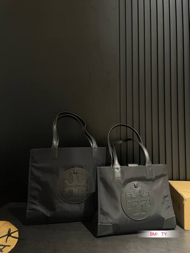 小号 大号 上新tory Burch 托里伯奇 2022新品购物袋手提斜挎单肩多用 定制面料logo五金原版一比一品质 炒鸡百搭实用的一款 喜欢的美妞赶快入手吧