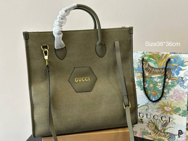 同价 Gucci 托特包 古奇热门的tote ！每个明星网红人手一个的节奏！特点是容量巨大！材质也是今年大热的流行元素 简洁的字母设计可以搭配任何颜色的服装造型