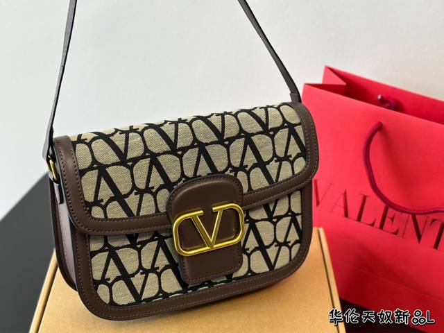 Valentino 2025早春系列包鞋配饰25Cm