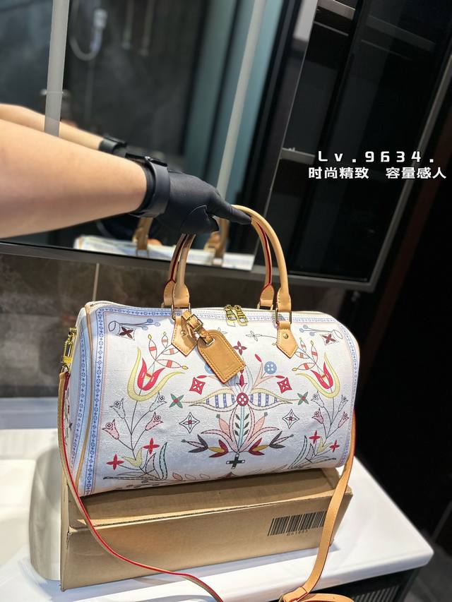 Lv Keepall Bandouliere 40旅行袋 超酷中lv Keepall老花旅行袋 Lvkeepall 出差旅行最常用的一只包 这是超酷的一只包 可