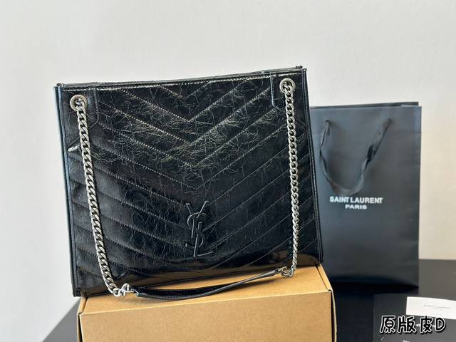 牛皮 Tote通勤包ysl Niki 这只ysl Niki Shopping Bag有中号 完美的可以装下包口有吸铁石封口，地铁_上也相对安全。我觉得对大部分女