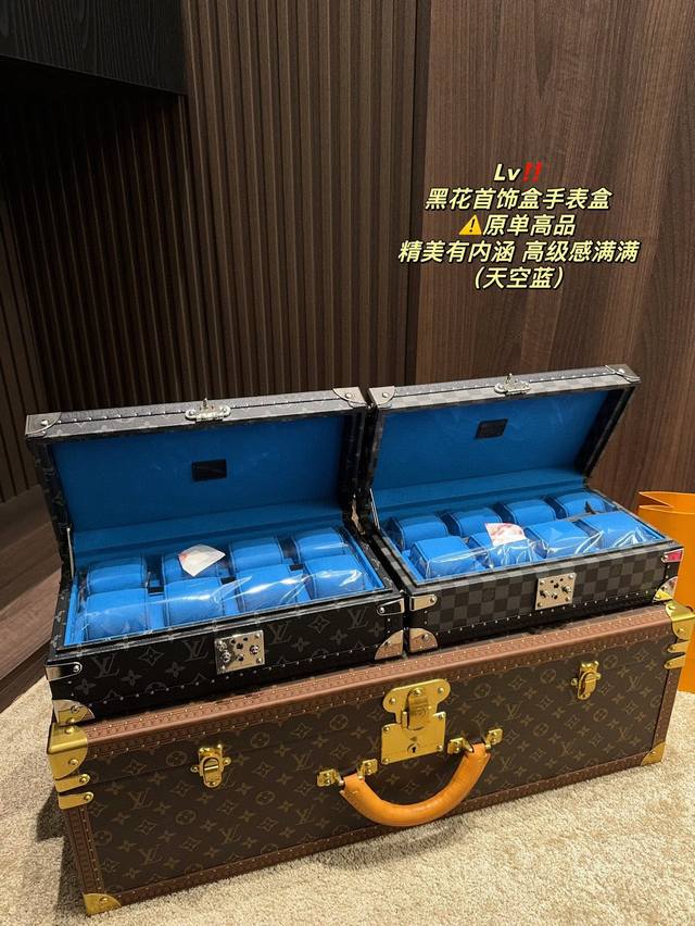 原单高品 折叠盒尺寸33.11 Lv 黑花首饰盒手表盒 Lv硬箱真的是高级感满满 很精美很精美 高贵有内涵，岁月沉淀的感觉～