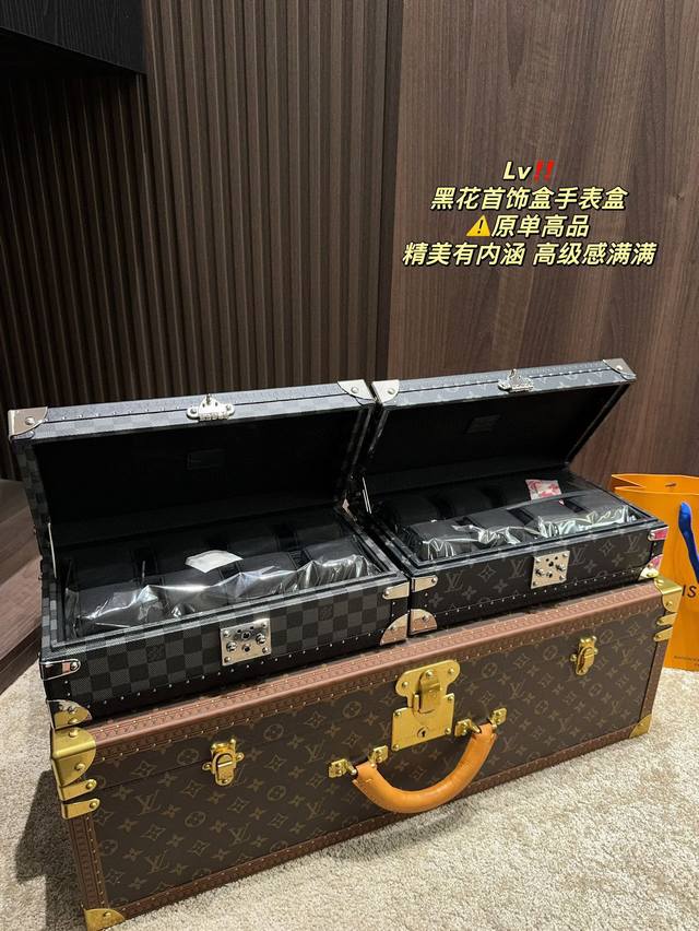 原单高品 折叠盒尺寸33.11 Lv 黑花首饰盒手表盒 Lv硬箱真的是高级感满满 很精美很精美 高贵有内涵，岁月沉淀的感觉～