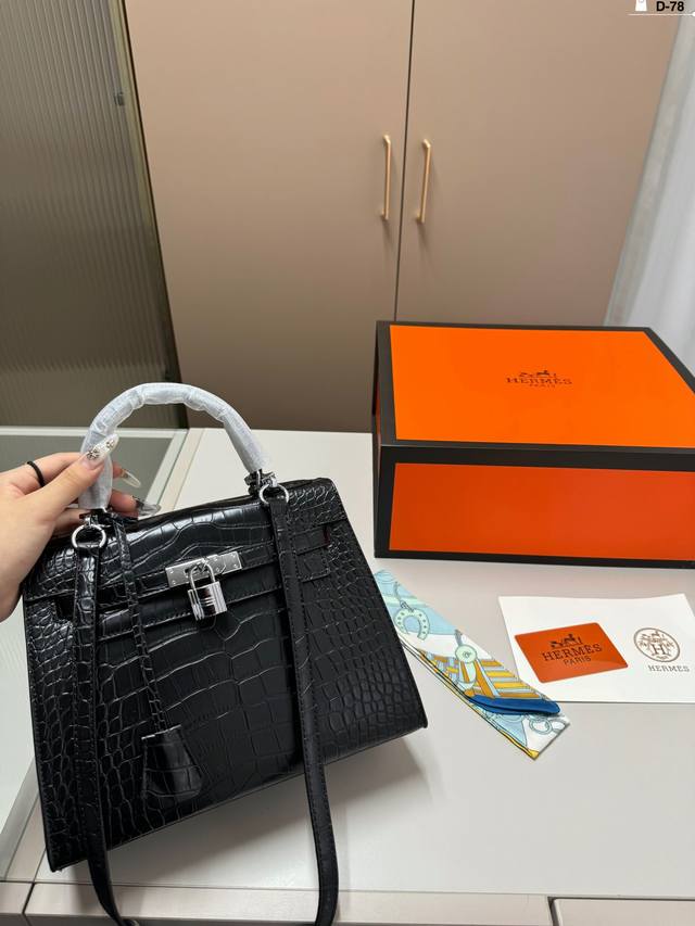 Hermes爱马仕高级鳄鱼纹凯莉包 Hermès 爱马仕原版皮质 明星同款 原版质量 Hermès每个女孩的必备品 D-78尺寸25.8.18折叠盒