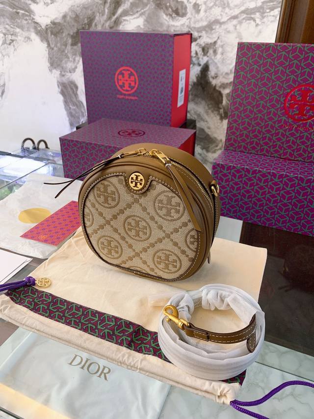 小牛皮 Tory Burch 托里伯奇 圆饼包 原单开模定制 五金内衬镂空logo 内带产地标进口面料手感质感超级好更耐磨！亮泽五金不褪色 单肩斜挎包时尚百搭