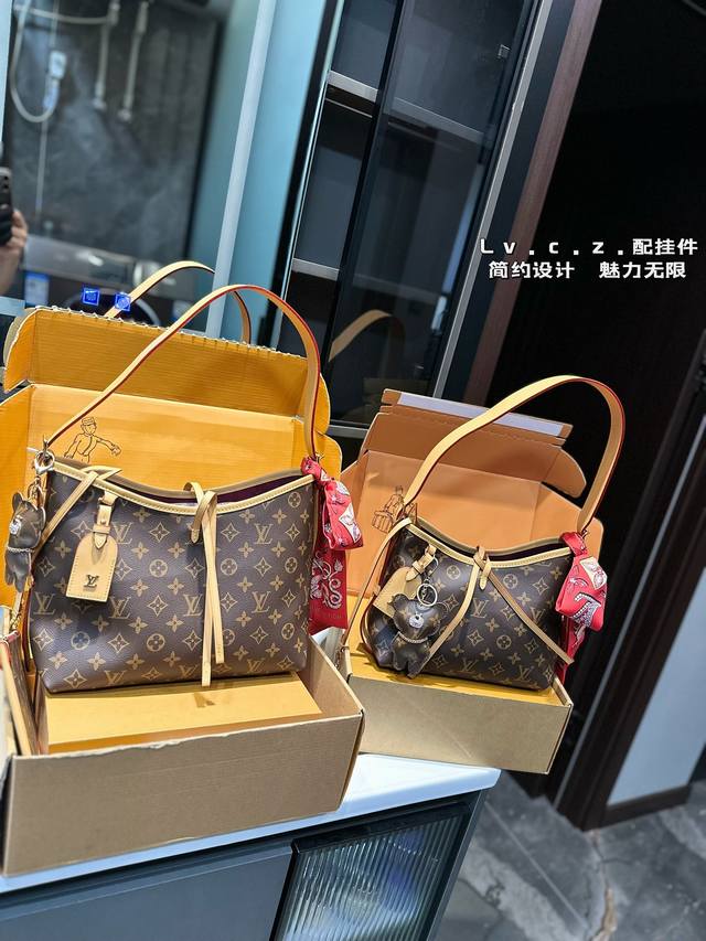 礼盒包装 Lv Carryall 大爆款 买不到根本买不到！它真的太太太太好看了 不愧是断货王上身是真香而且它更适合日常的搭配风格有一种酷酷的赶脚 随性慵懒风，