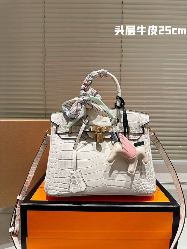 顶级原单 头层牛皮 Hermes Birkin 25系列限量喜马拉雅系列 白富美必备神器 凯莉喜马拉雅高定系列 包型完美呈现出气质 整个包的构造 足够满足大空间