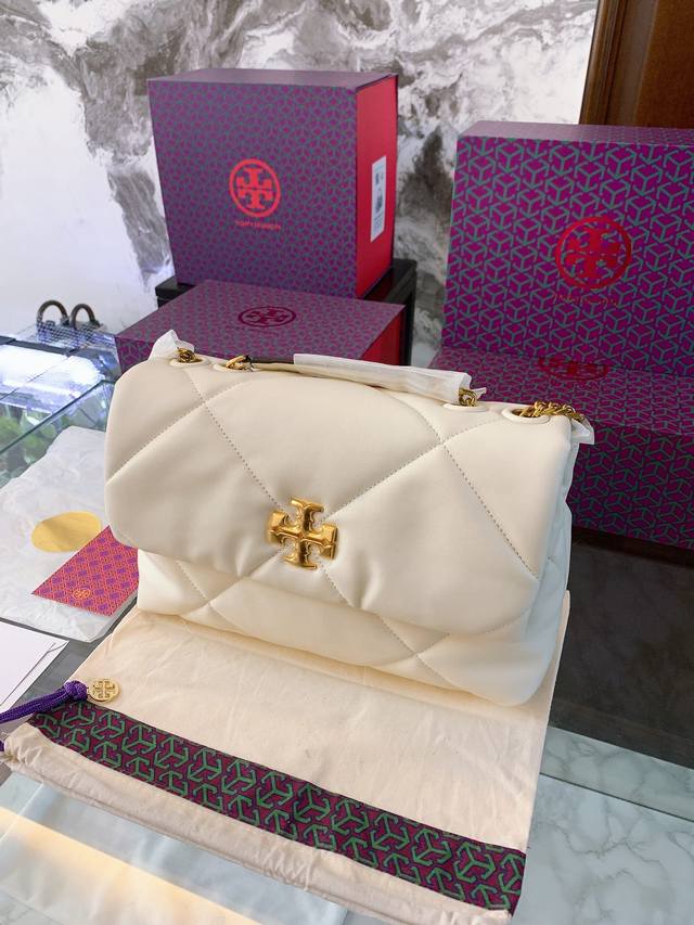 牛皮版本 Tory Burch 托里伯奇 大小适中.原单开模定制 五金内衬镂空logo 内带产地标进口面料手感质感超级好更耐磨！亮泽五金不褪色 单肩斜挎包时尚百