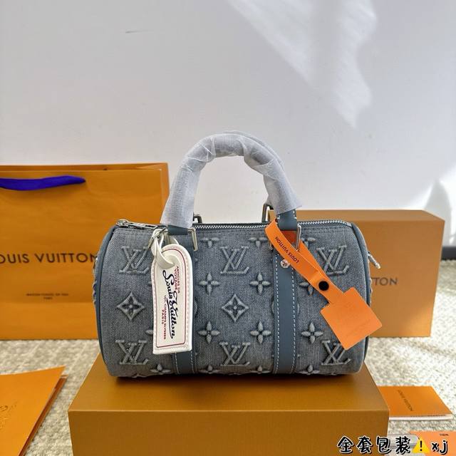 全套包装 尺寸：24*15Cm L家 牛仔keepall 枕头包 这一季的单宁越看越香 Keepall25尺寸对男生女生都很友好，必须是本季的完美单品！ 搜索