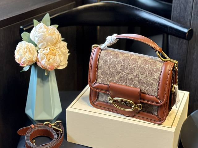 牛皮 折叠礼盒 2024 Coach Hero Shoulder Bag系列手提包 牛皮老花斜挎包女包 超级实用的款式 手提肩背 多用款 Coach蔻驰新款he