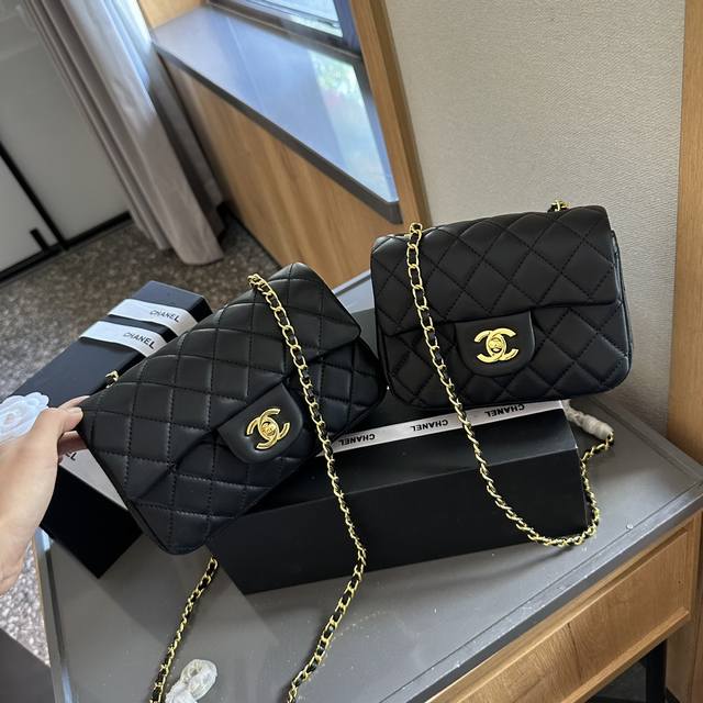 折叠礼盒包装 Chanel羊皮大mini方胖子 “New Arrival” 最美方胖子人间香奈儿 白富美小姐姐必备款 ■单独夸最让人挪不开眼 就是太高级~ 今年