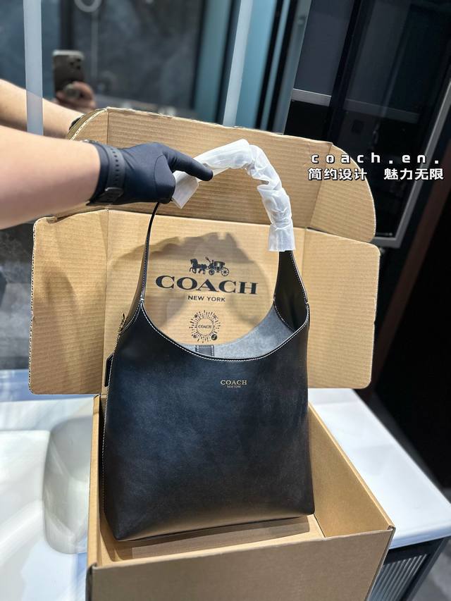 Coach超有松弛感的包包直接封神了就是说！！！ °拥有松弛感的高级包包q，简直太爱啦⑨！ 它不仅是一种时尚单品，更是一种生活态度 Coach Rrooklyn