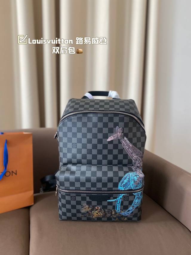 Louisvuitton 路易威登 Discovery 双肩包 大容量背包 男女通用 经典百搭 实物拍摄 配送防尘袋 尺寸27*39