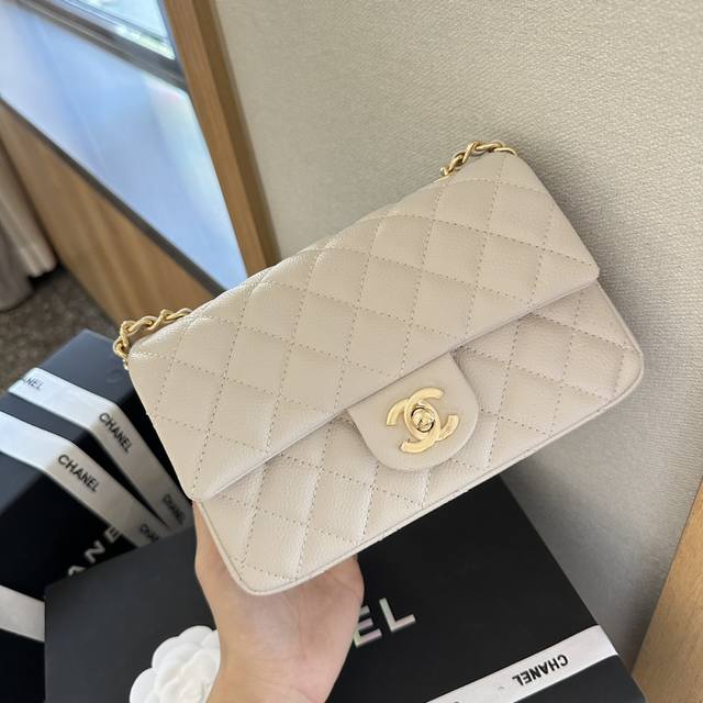 牛皮 “折叠礼盒官网飞机盒” Chanel鱼子酱大mini方胖子 “New Arrival” 最美方胖子人间香奈儿 白富美小姐姐必备款 ■单独夸最让人挪不开眼