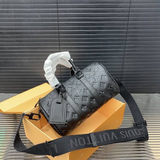 Louisvuitton 路易威登 Keepall 25 系列手袋 印花手提斜挎包 单肩包 采用精湛镶嵌细工，实物拍摄 原厂原版面料 配送小票 防尘布袋 折叠礼