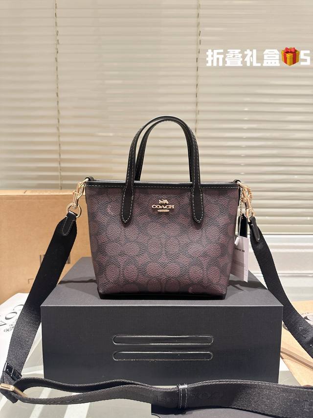 顶级牛皮版本 Coach 呀！这么可爱的 City小托特包 蔻驰九月新品来小托特包啦！ City 系列迷你号！！好乖好乖 尺寸16 16Cm