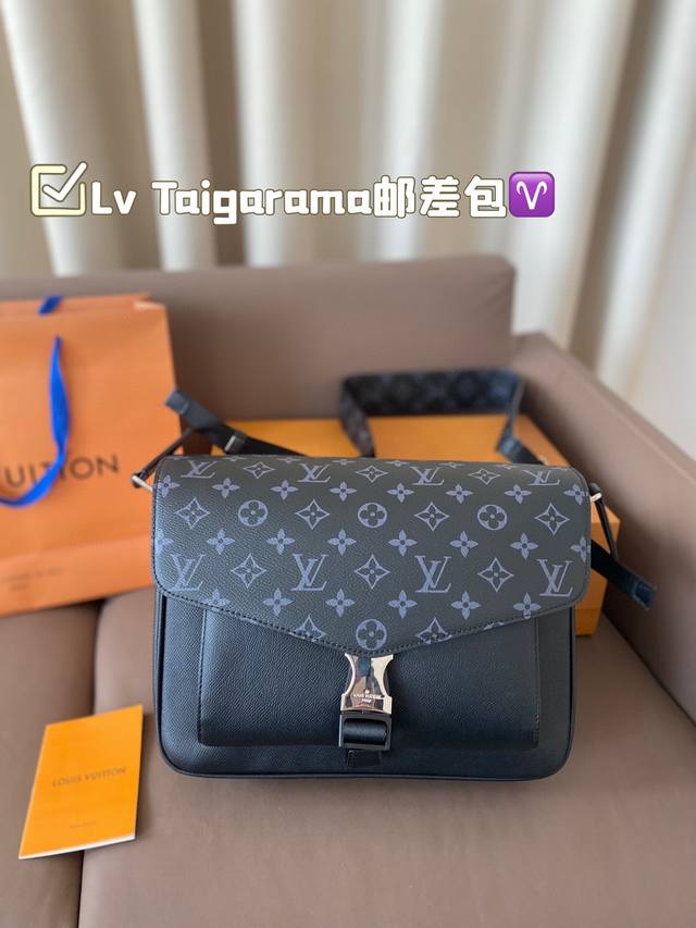 Lv Taigarama邮差包 休闲平时也好搭配衣服 复古有颜值好看百搭 休闲又不失优雅 简直美翻了 尺寸29*22