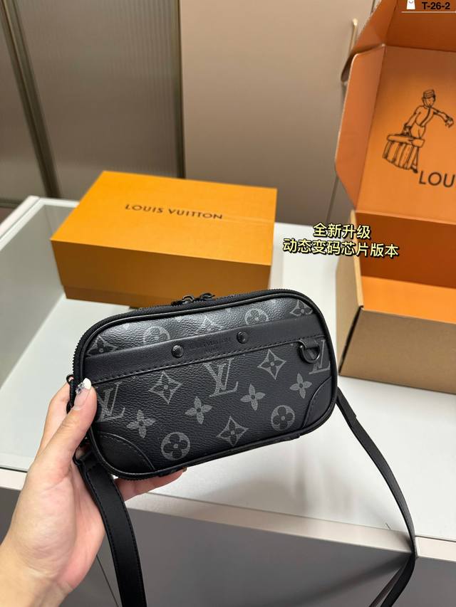 Lv Trunk 相机包24Ss新品牛皮版本 全新升级 动态变码芯片版本 小小的很实用！手机 钱包 烟盒 都ok！ T-26-2尺寸19.6.12折叠盒