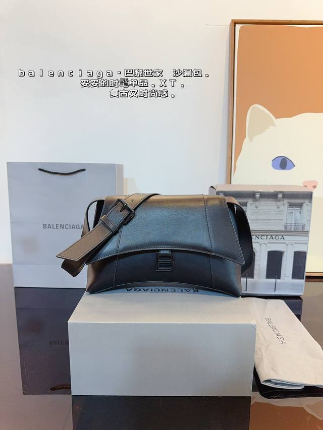 配礼盒. 巴黎世家 新品 Balenciaga 新款单肩包 最新走秀款来啦专柜限量上市 娱乐周刊主推款～超正点 原版内里 高端时尚 潮爆全球潮范儿们跟上脚步吧