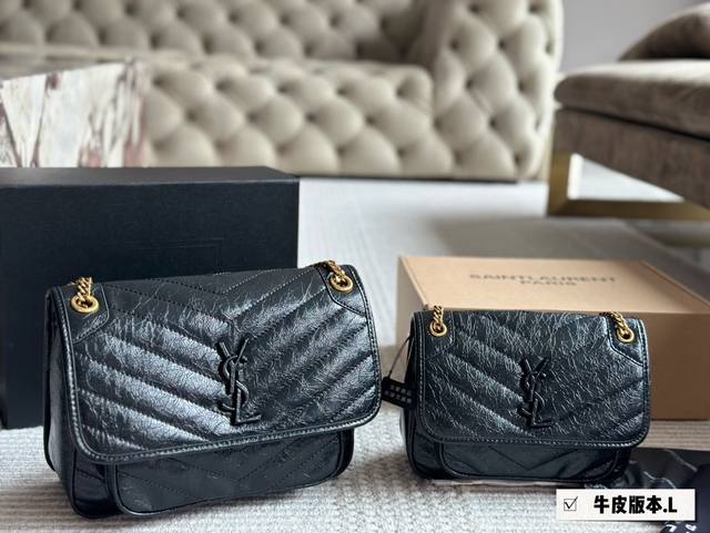 配盒 Size：28*22Cm 大 22*18Cm 小 Niki真的太好背啦 真的很好看很别致 Ysl Niki 皮料软糯质感 牛皮！牛皮！ 里外都是牛皮哦！