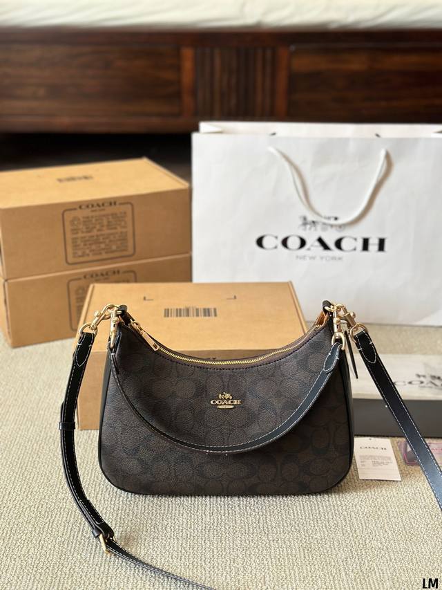 牛皮版本 Coach 大号 Terihobo经典老花 色 Coach蔻驰5月新品，大号 Teri腋下包系列hobo～大家 很熟悉的 Teri 腋下包，出大号了，