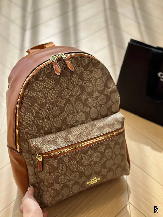 Coach双肩包 尺寸31*39Cm 男女通用款 双肩必备品