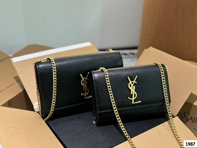 折叠礼盒包装 飞机盒 圣罗兰牛皮王子文同款 Woc 链条包 圣罗兰 Ysl 专柜最新同步款，来自最新一季的绝妙设计，经典的monogram Logo点缀，超大容