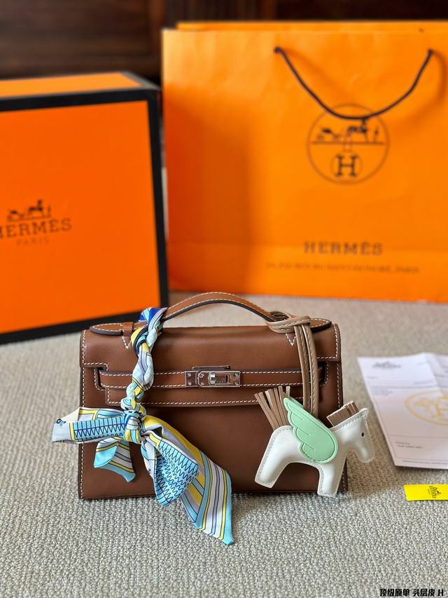 进口头层牛皮 Hermes Kelly 马鞍皮一代 包治百病 当之无愧的百搭之王 搭配任何风格完全没问题 经典高级提升气质的最强装备 20Cm