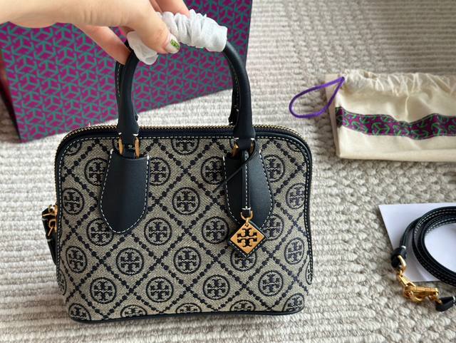 配盒 Size：21*15Cm Tb 迷你贝壳 Tory Burch 百搭实用 又是一枚小可爱