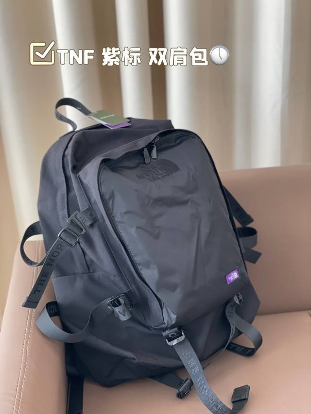 Tnf 紫标 双肩包 谁都无法拒绝这只小可爱 上身休闲百搭 一年四季皆可 尺寸31*45