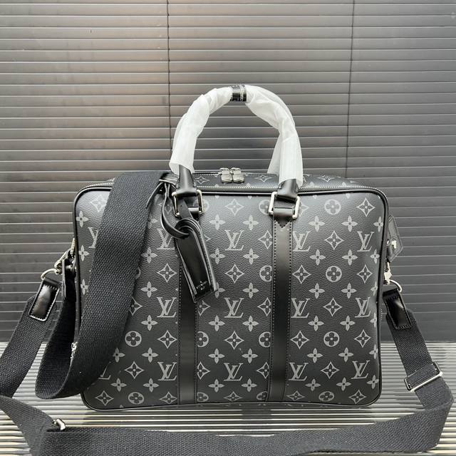 Louisvuitton 路易威登 印花公文包 双肩带男包 电脑包 手提包 采用精湛镶嵌细工，经典百搭 实物拍摄 原厂原版面料 高端品质 配送防尘袋 28 X