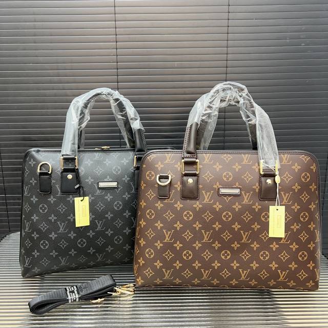 Louisvuitton 路易威登 男士公文包 电脑包 斜挎手提包 采用精湛镶嵌细工，经典百搭 实物拍摄 原厂原版面料 高端品质 配送防尘袋 38 X 27 C