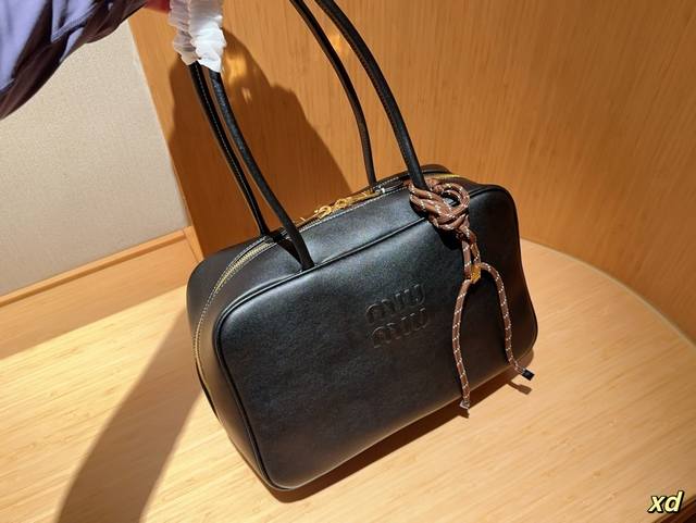 配送挂件 Miumiu缪缪 保龄球公文包 尺寸34×23×11 礼盒包装