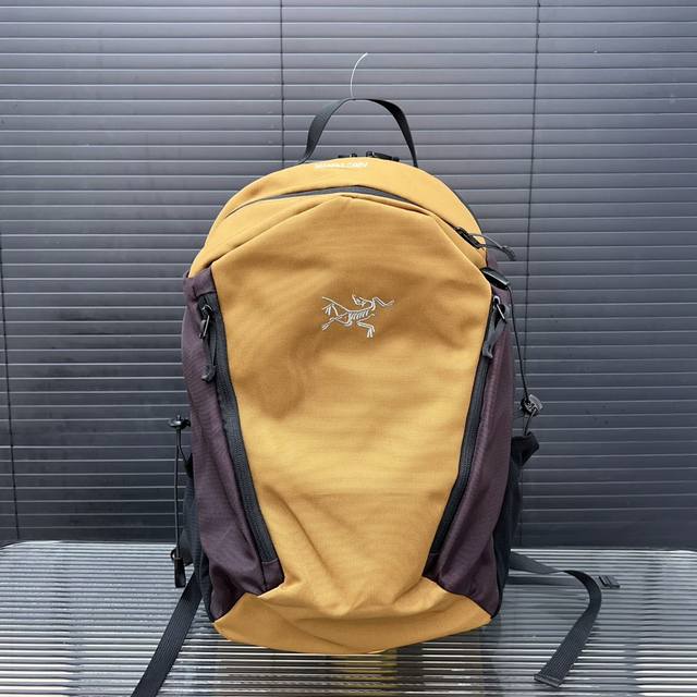 Arcteryx 始祖鸟 Mantis26 尼龙布男女同款大容量徒步户外登山包 帆布电脑包书包 背包双肩包 采用精湛镶嵌细工 经典百搭 实物拍摄 原厂原版面料