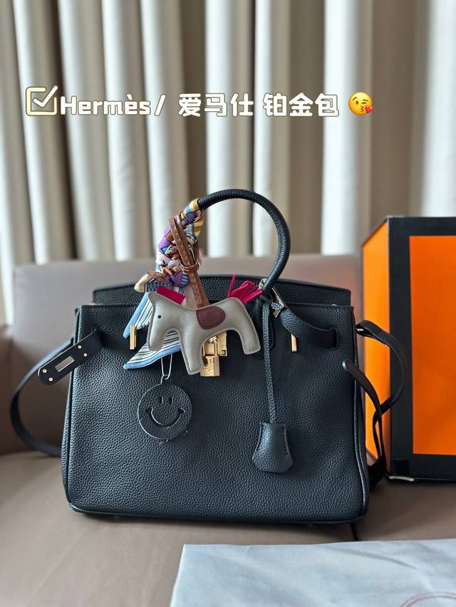 Hermès 爱马仕 铂金包 高端质量 专柜最新款进口荔枝纹 明星同款 原版质量 Hermès每个女孩的必备品 尺寸：30*27