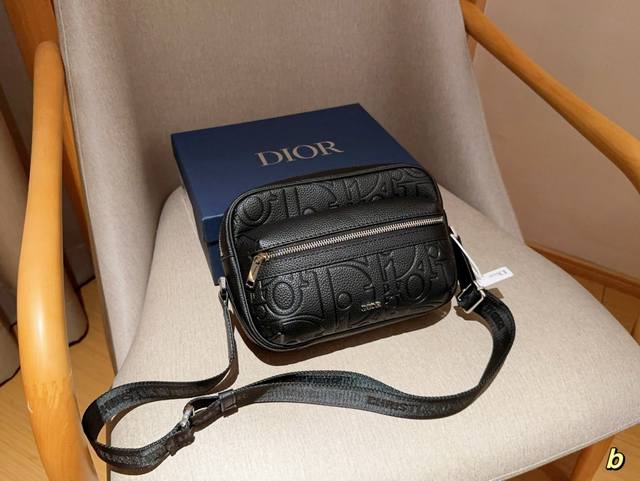 Dior 迪奥 24新品男士rider 2.0尼龙肩带邮差包 压纹压花相机包 尺寸25×17×6 礼盒包装