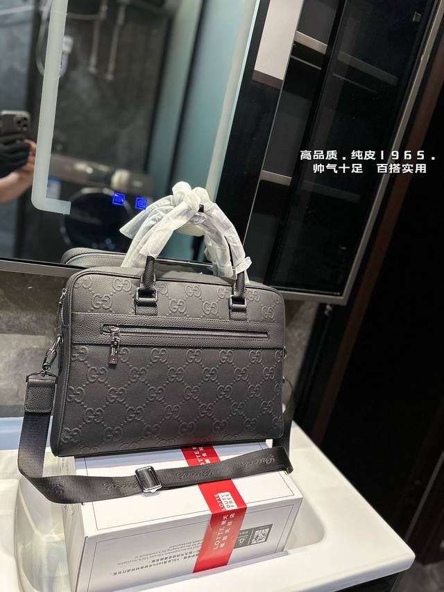 高端货 “ Gucci ”古奇公文包男士荔枝纹牛皮公文包 顶级进口原厂面料高清五金logo标志、专用里内里。电脑隔层，拉链暗袋。顺滑拉链、油边超平滑、可单肩斜挎