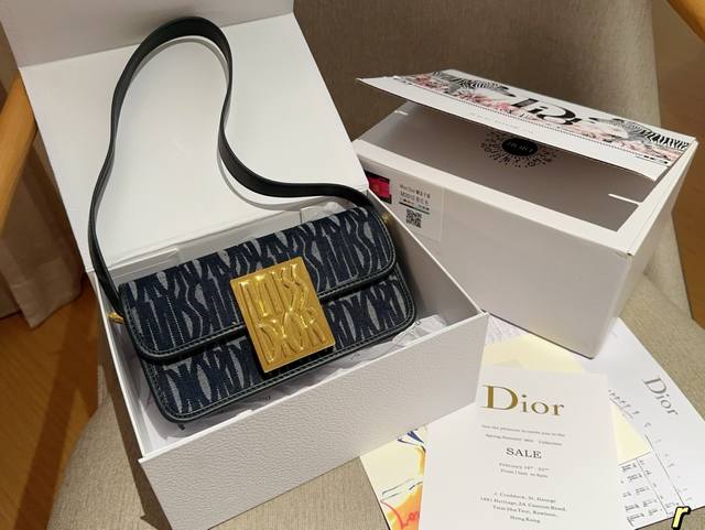 Dior 迪奥 Miss Dior 牛仔丹宁hobo腋下包 尺寸22×12×6 礼盒包装飞机箱